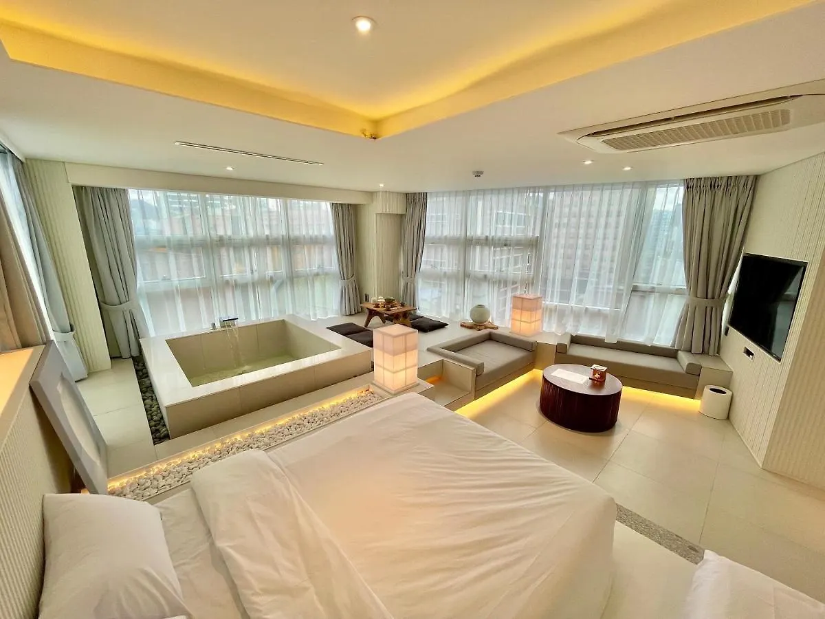 Uh Suite The Myeongdong Seoul
