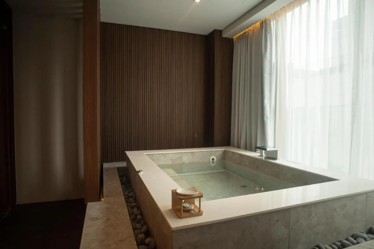 Hotel Uh Suite The Myeongdong Seoul