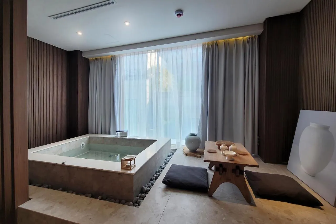 Uh Suite The Myeongdong Seoul