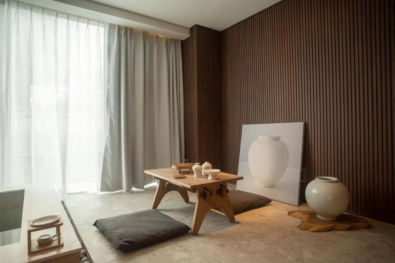 Uh Suite The Myeongdong Seoul