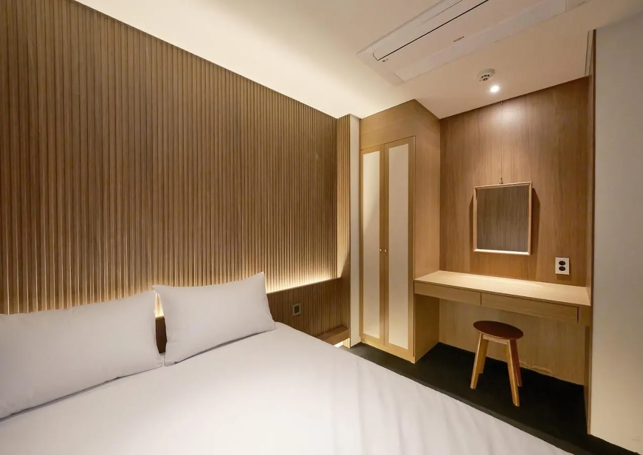 Uh Suite The Myeongdong Seoul 3*,  South Korea