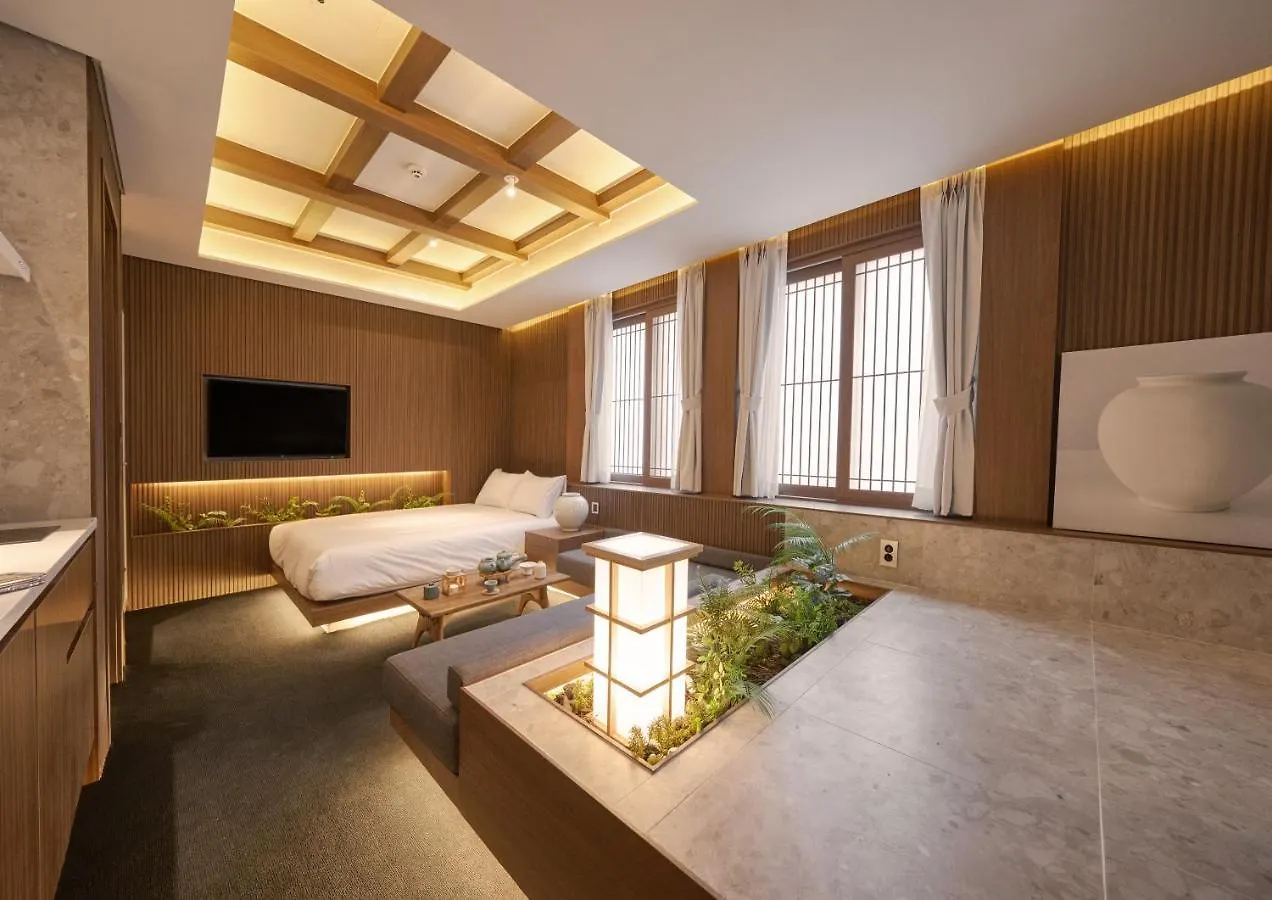 Uh Suite The Myeongdong Seoul Hotel