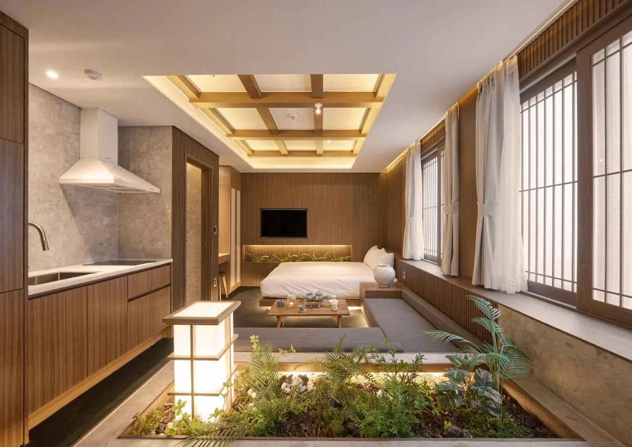 Uh Suite The Myeongdong Seul 3*,  Güney Kore